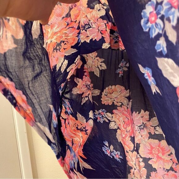 Old Navy quarter Button Navy Floral Lightweight semi sheer Blouse tunic top - L - Picture 5 of 9